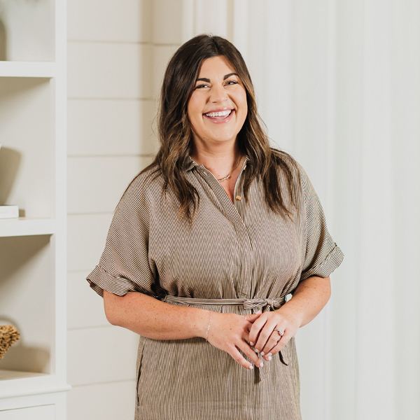 Karlie Selhay, Service Specialist